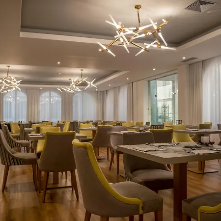 Hotel Dona Maria Affiliated By Meliá 4*