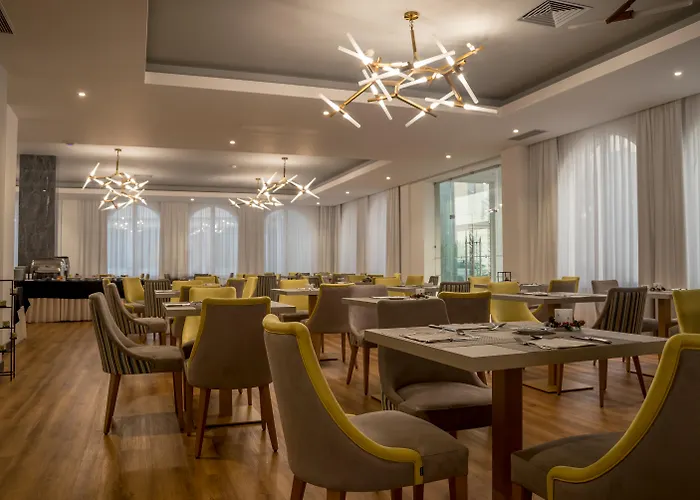 Hotel Dona Maria Affiliated By Meliá 4*