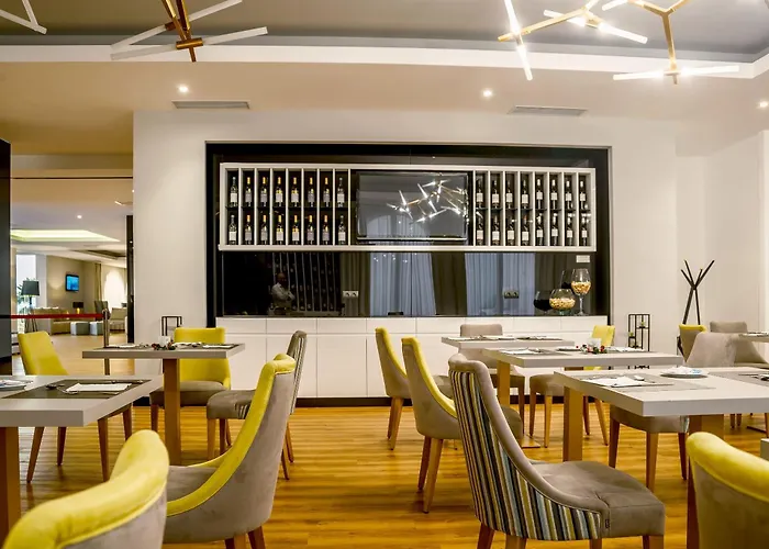 Hotel Dona Maria Affiliated By Melia 4*